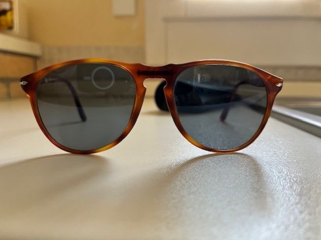 VENDO OCCHIALI DA SOLE PERSOL UOMO