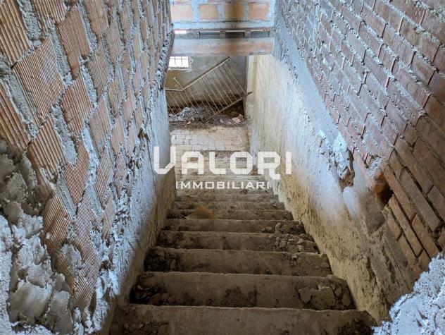 SPLENDIDO CASALE CON CARATTERE PRETTAMENTE COLONICO IN POSIZIONE PRESTIGIOSA - Foto 19