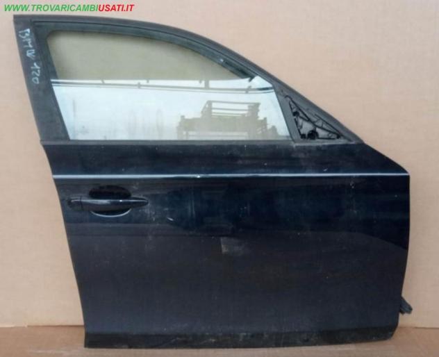 PORTA ANT.D. BLU NOTTE MET. NO ALZ. E SERR. 999-U65575 Carrozzeria  Lamierati esterni  Porte  Porta ant. dx. BMW - SERIE 1 E87 5 PORTE - 2004  2007, B