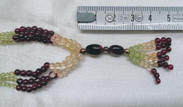 RAFFINATA COLLANA LUNGA CON NAPPETTA IN TORMALINA, CRISTALLO E PERIDOTO. - Foto 10