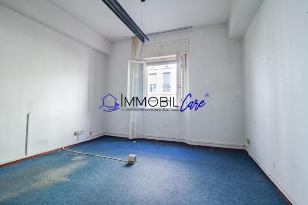 ufficio in vendita a Livorno in zona Centro Città