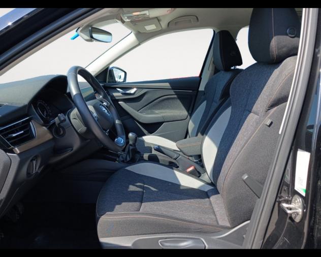 Škoda Kamiq 1.0 TSI 110 CV Black Dots - Foto 9