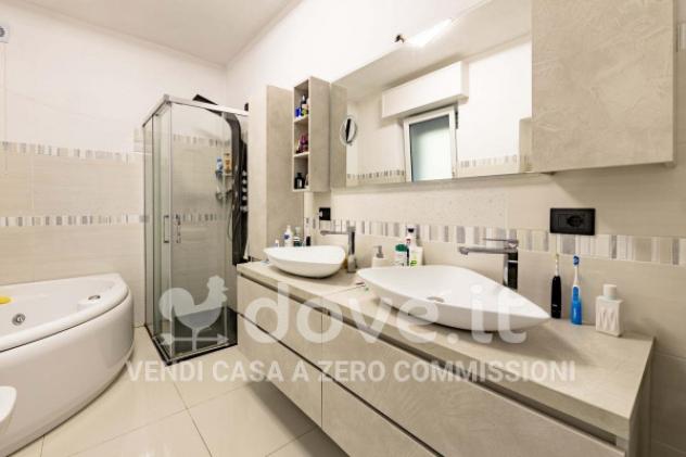 Villa di 180 m² con più di 5 locali in vendita a Caravate - Foto 18