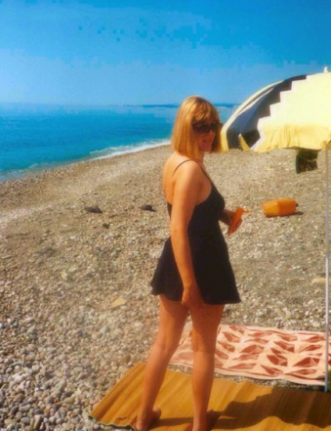 Donna di Rapallo, 44 anni.  Fisico Normale Tel: