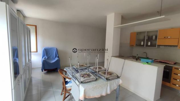 Fossombrone proponiamo in vendita in una zona residenziale e tranquilla, appartamento al piano terra di circa 80 mq scoperto esclusivo.
l'appartamento - Foto 8