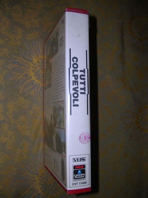 TUTTI COLPEVOLI - Foto 2