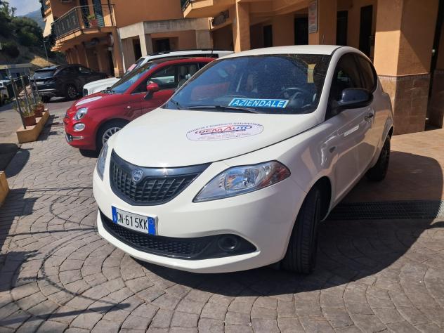 Lancia Ypsilon 1.0 FireFly 5 porte S&S Hybrid Silver - Foto 9