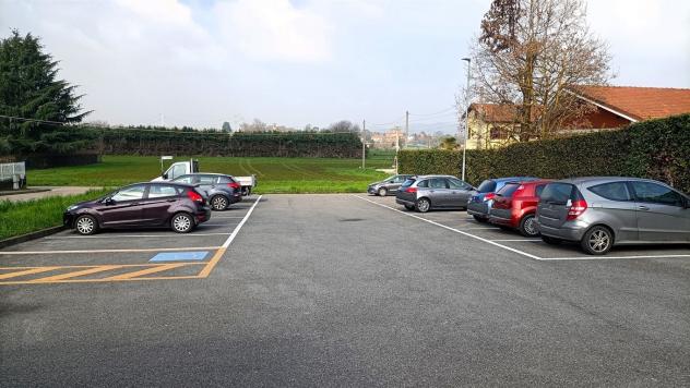 In Caratteristico casale ristrutturato, accattivante appartamento su due livelli con travi a vista. - Foto 4