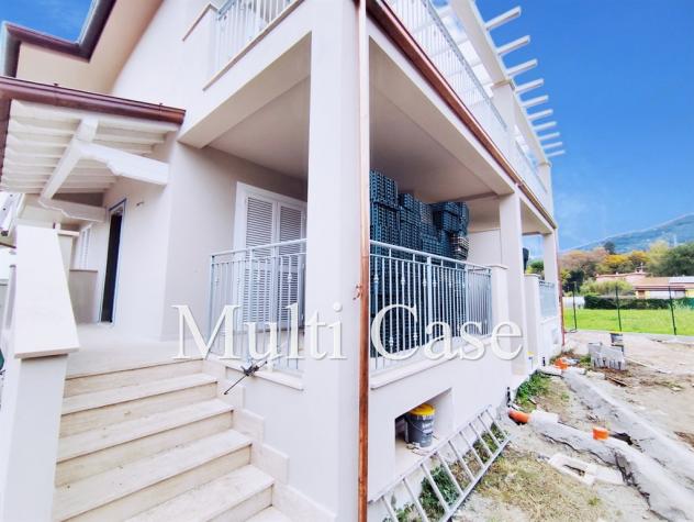 NUOVE VILLETTE CON GIARDINO A 8 MINUTI DAL MARE - CAPEZZANO PIANORE (LU) - Foto 4