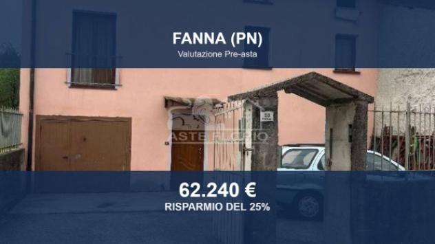Immobile in asta di 250 m² con più di 5 locali e box auto in vendita a Fanna