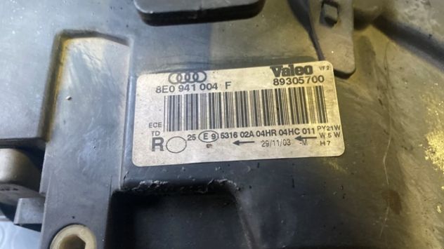 Faro anteriore DX Audi A4 B6 del 2004 (8E0941004F) - Foto 3