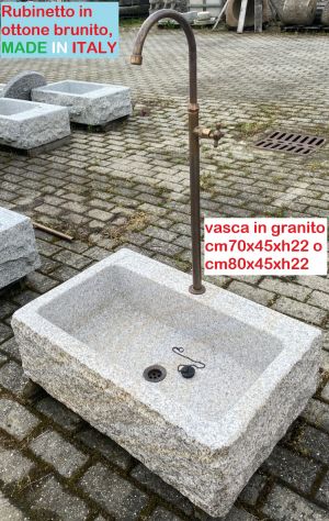 Fontana in pietra granito con rubinetto alto