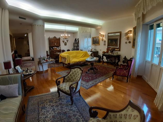 Prestigioso appartamento in piccolo condominio sull'isola pedonale - Foto 6