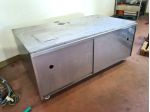 tavolo armadiato inox con base forata usato