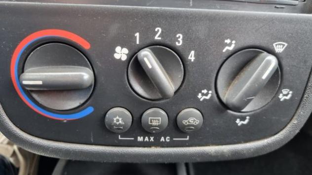 OPEL Corsa 1.2i 16V cat 5 porte Club rif. 23944054 - Foto 8