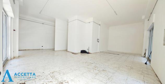 Oltre 3 vetrine in vendita a Taranto - Foto 8