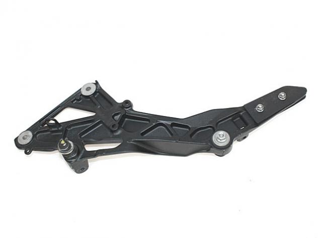 SUPPORTO PEDALINE DESTRA HONDA CBR 600 F PC41 2011 - 2013 50650MFGD01ZD RIGHT FOOTRESTS BRACKET LEGGERMENTE GRAFFIATO - Foto 2