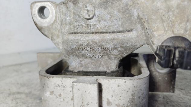SUPPORTO MOTORE DACIA Duster Serie 112104991R H4M730 benzina 1598 (1724) - Foto 3