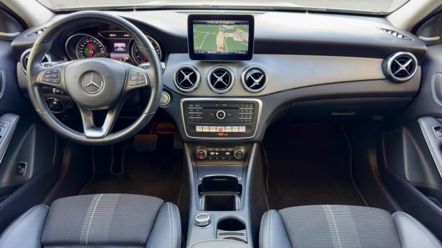 MERCEDES-BENZ GLA 180 1.6 PREMIUM 122CV - FULL LED, PELLE, TETTO - Foto 9
