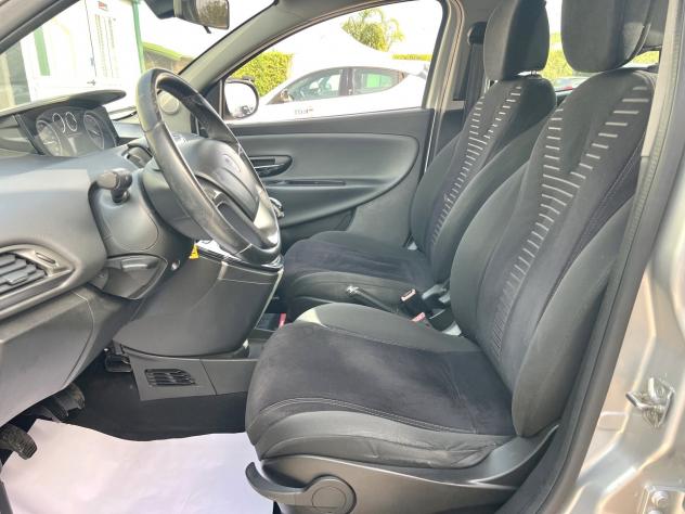 Lancia Ypsilon 1.2 5 porte - Foto 8