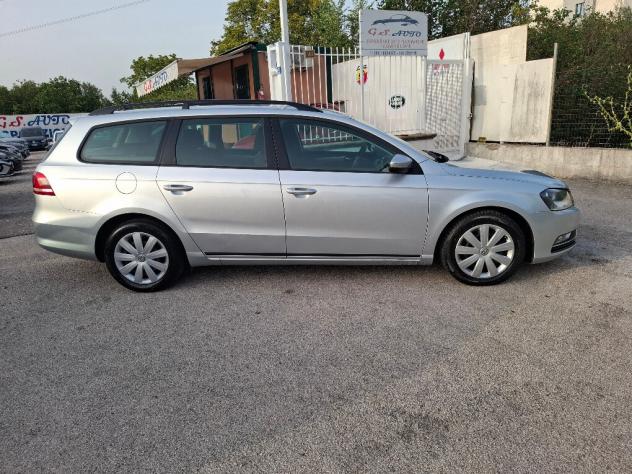 Volkswagen Passat 1.6 TDI 105CV BlueMotion - Foto 4