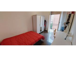 AFFITTASI STANZA RISTRUTTURATA ZONA OSPEDALE
