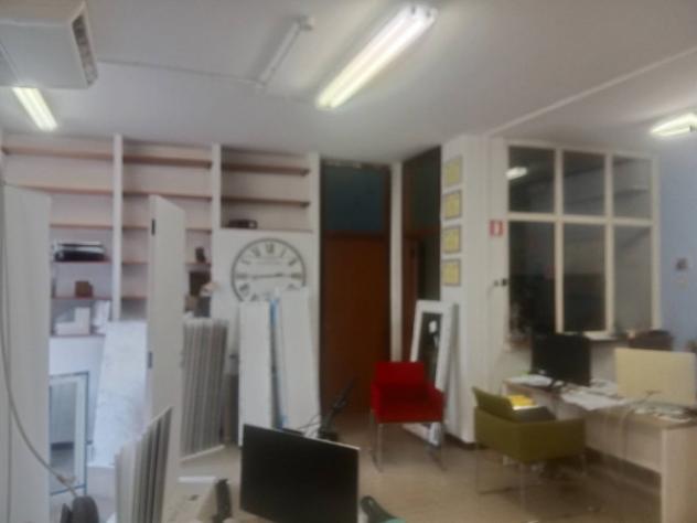 Immobile di 110 m² con 2 locali in affitto a Carpi - Foto 4