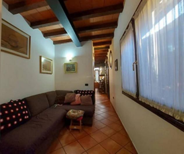 Immobile in asta di 579 m² con più di 5 locali e box auto doppio in vendita a Modena - Foto 4