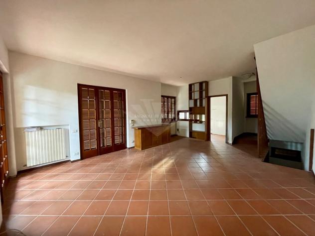 BIFAMILIARE di 8 vani e di 150 mq (PIETRASANTA) rif. 038 - Foto 7