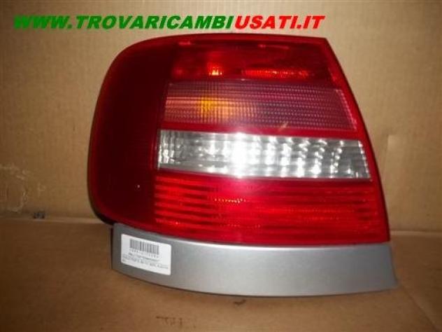 FANALE POST.S. 99 01 BERL AUDI A4 (8D) Parti elettriche Fanaleria Fanali Fanale post. sx. AUDI - A4 - 01-02-1995 - 01-12-2000