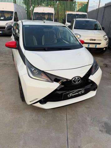 TOYOTA Aygo 1.0 VVT-i 69 CV 5 porte x-cool rif. 23508287 - Foto 3