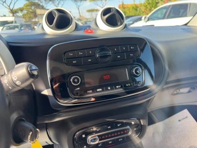 SMART ForTwo 1.0cc 71cv AUTOMATICA CRUISE CONTROL rif. 24208909 - Foto 7