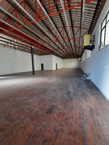Open Space in vendita a Cascina 450 mq Rif: 1054404