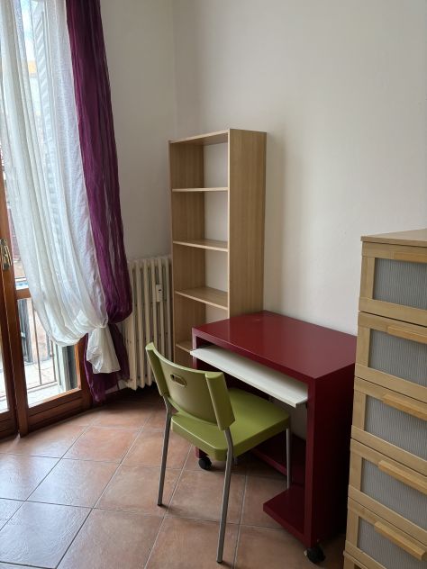 offro 3 posti letto in appartamento per studenti - Foto 10