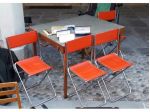 Tavolo Picnic pieghevole d'antan in legno , dotazione di N° 4 eleganti sedie