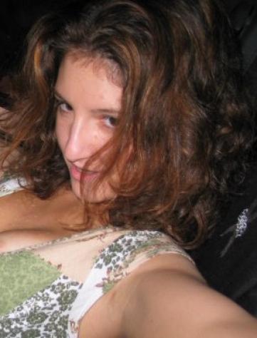 Elvi-25: 27 anni. Occhi Nocciola.In cerca di uomo vicino a Reggio Emilia Tel: