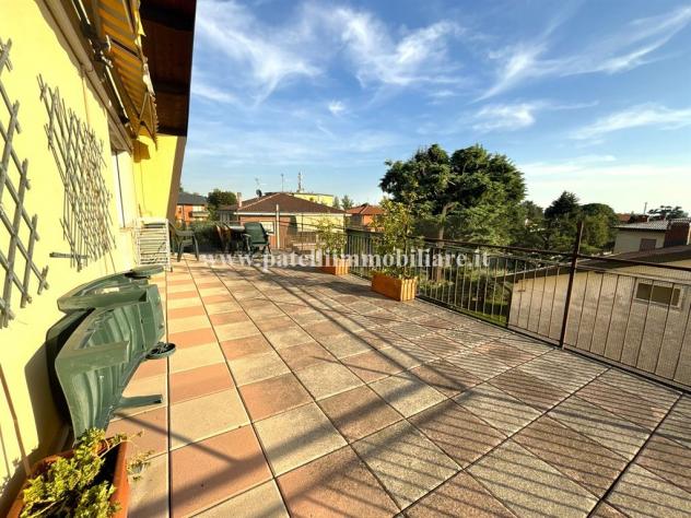 TRILOCALE CON AMPIO TERRAZZO, BOX E CANTINA – BERGAMO