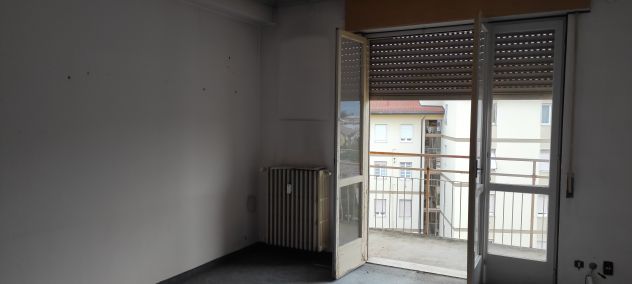 VA07 - LUINO, fraz. di Moncucco - Alloggio + Box - Foto 10