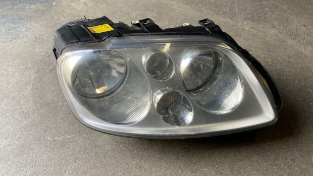 Fari anteriori Volkswagen Touran del 2006 - Foto 4