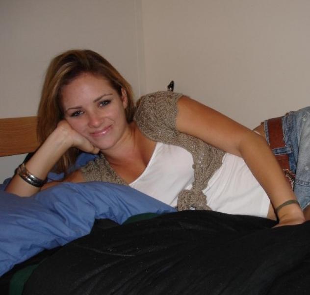 Donna di Ferrazzano, 29 anni.  Fisico Normale Tel: