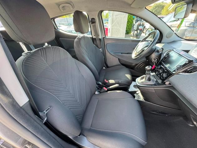 LANCIA YPSILON - NEOPATENTATI -PREZZO VERO - Foto 5
