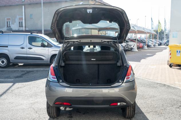 Lancia Ypsilon 1.2 69 CV 5 porte GPL Silver - Foto 7