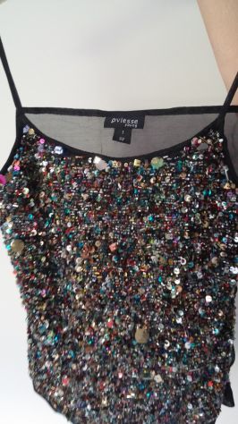 TOP NERO CON PERLINE E PAILLETTES - Foto 2