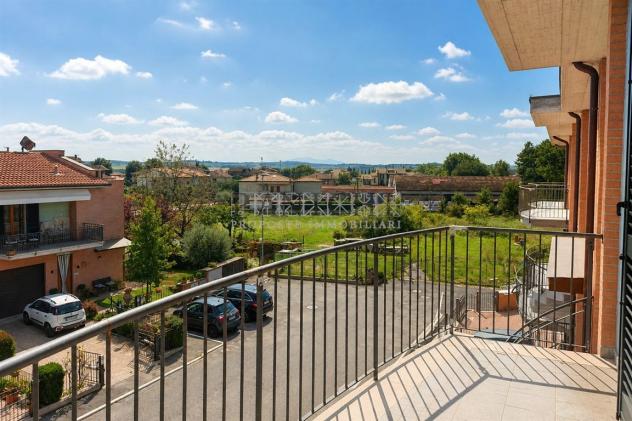 Appartamento di nuova costruzione con balconi, garage e giardino privato - Foto 4
