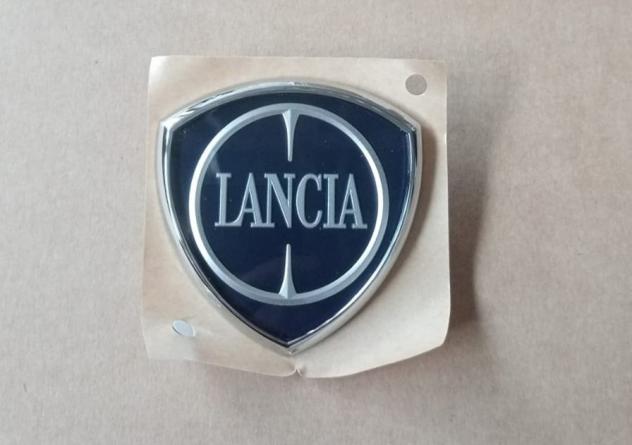STEMMA NUOVO ORIGINALE  51965258 Carrozzeria  Lamierati esterni  Cofano  Stemma ant. LANCIA - YPSILON - 01-01-2021, LANCIA - YPSILON - 01-06-201