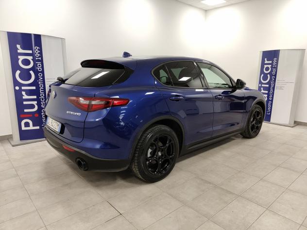 Alfa Romeo Stelvio 2.2 Turbodiesel AT8 Q4 Bi-Xeno Navi BLIS DAB 19” - Foto 8