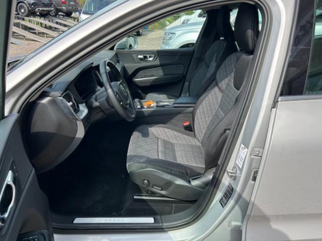 VOLVO XC60 B4 (d) AWD automatico MOMENTUM rif. 24101685 - Foto 9