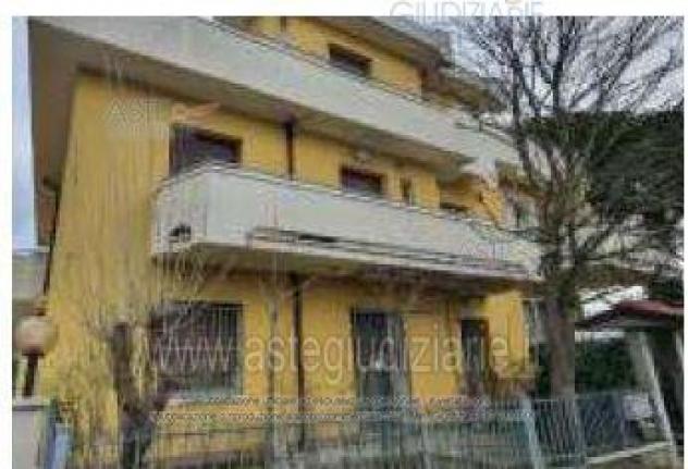 IMMOBILI-IMMOBILE RESIDENZIALE-VIA MATRICE DESTRA N. 2/A