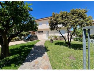 VILLA di 8 vani e di 180 mq (PIETRASANTA) rif. 1552