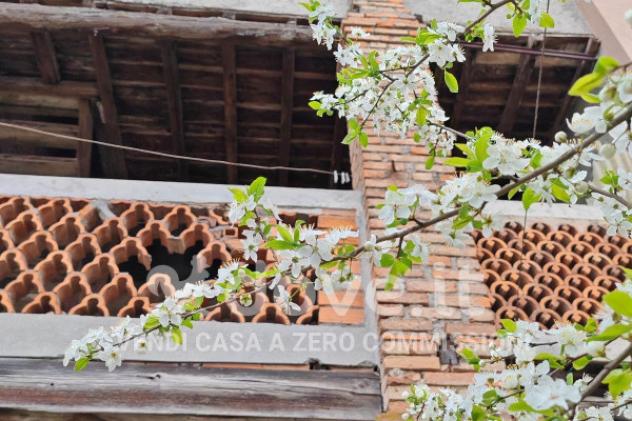 Rustico / Casale di 100 m² con 3 locali in vendita a Gandino - Foto 2